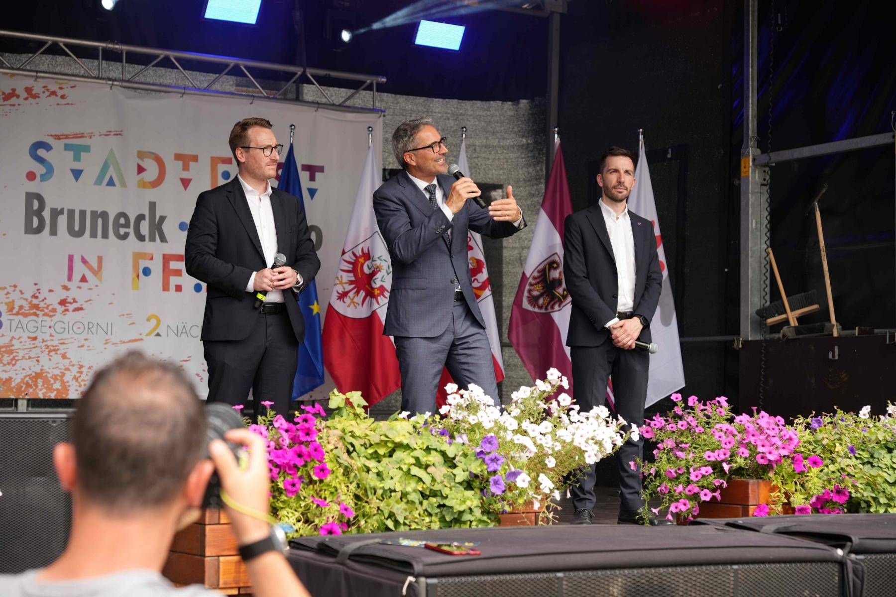 Tirols LHStv Philip Wohlgemuth, Euregio-Pr&auml;sident und S&uuml;dtirols LH Arno Kompatscher und der Trentiner LR Simone Marchiori waren mit dabei. Foto: Land Tirol