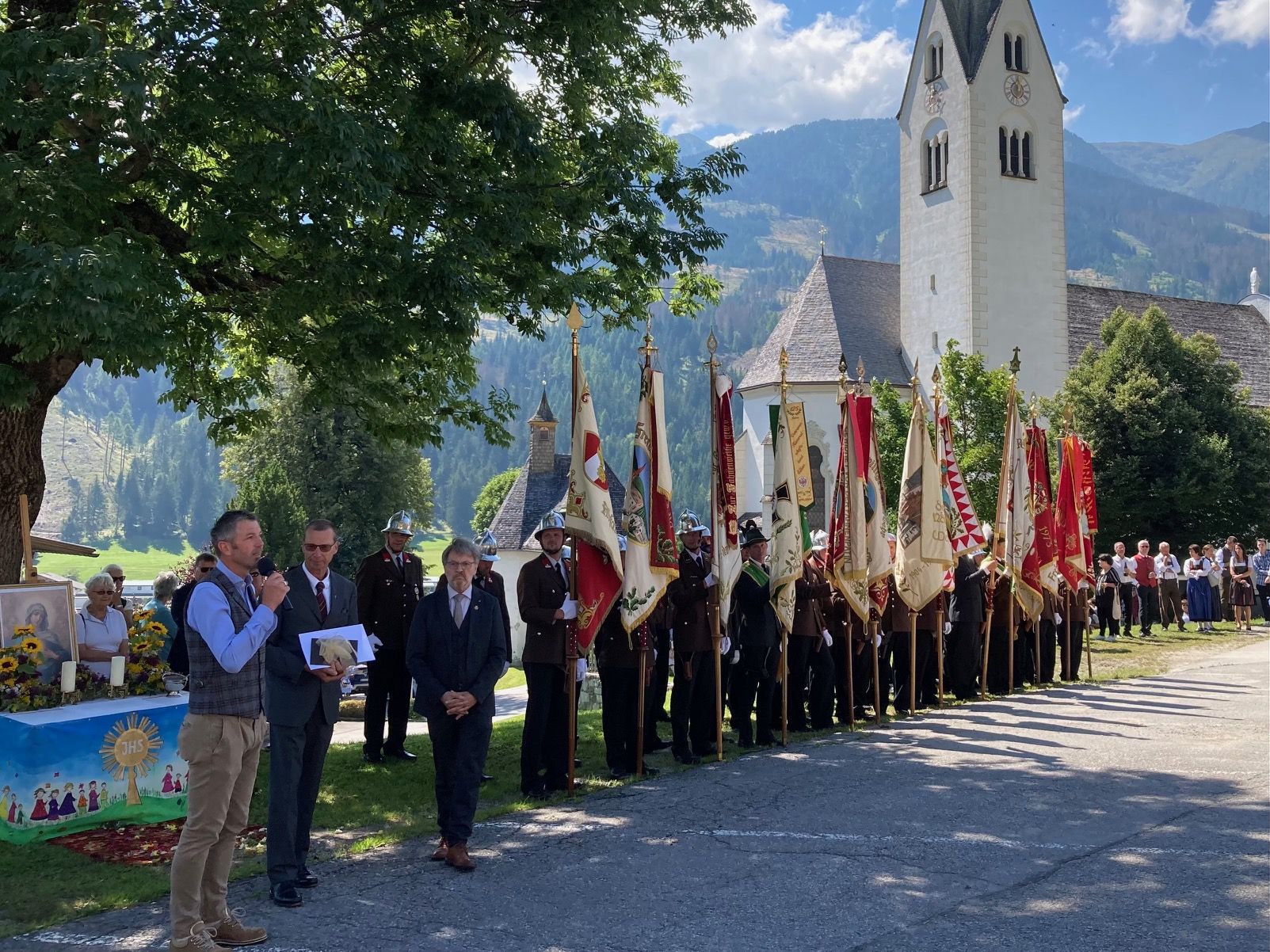 Verabschiedung von Dekan Anno Schulte-Herbr&uuml;ggen im August in Sillian. Foto: Stangl