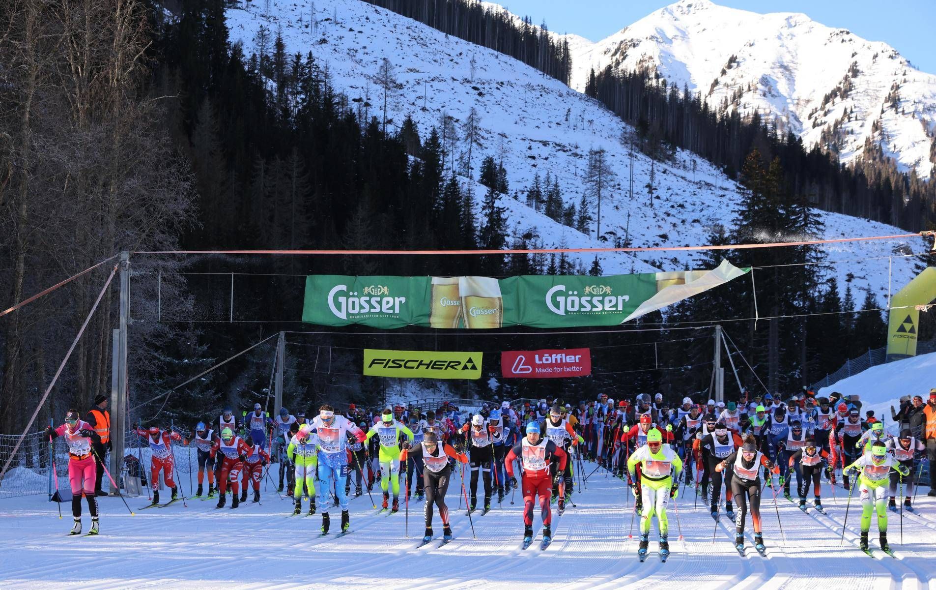Start zum 55. Dolomitenlauf im Skating, Foto: Expa Pictures