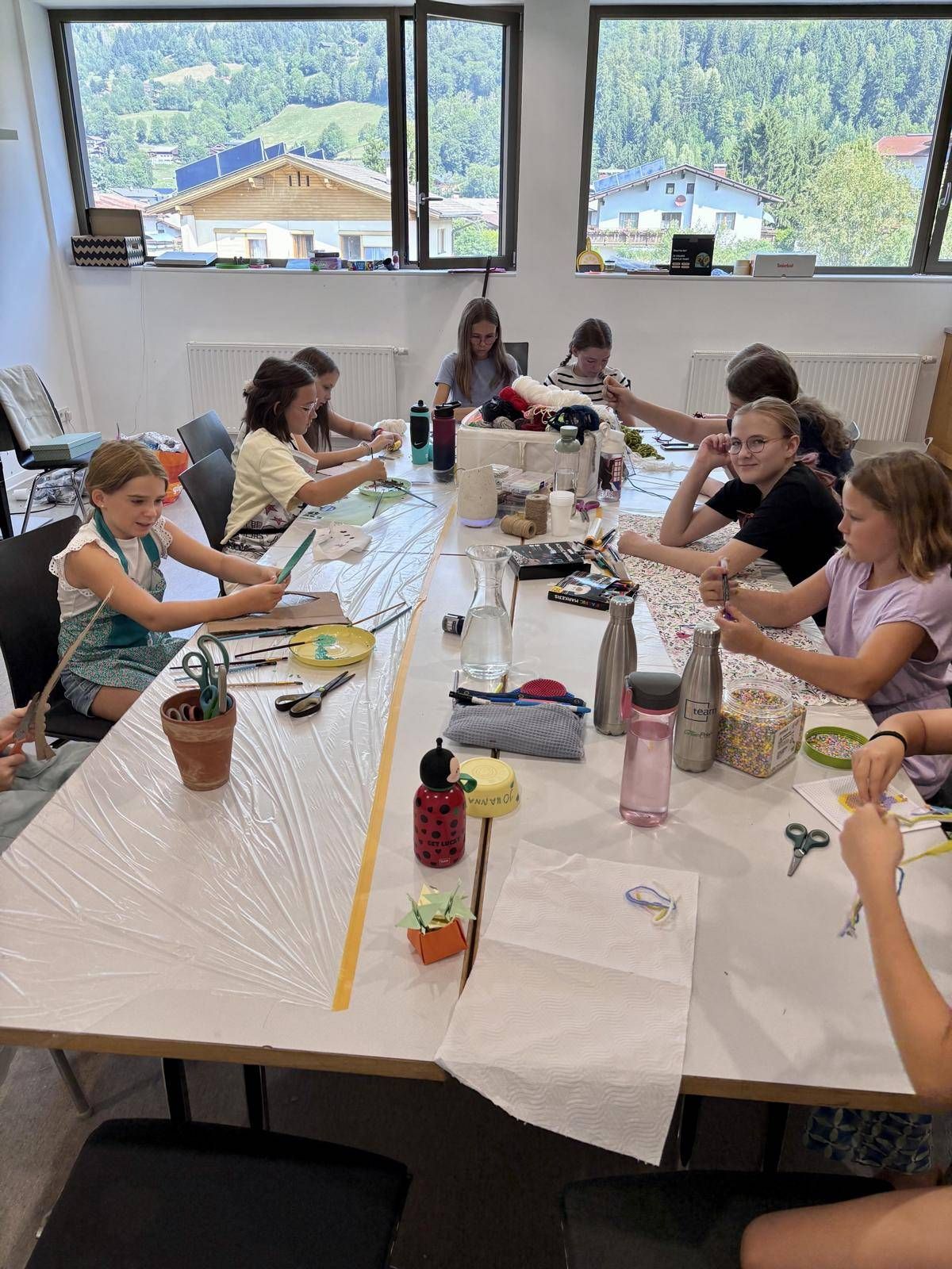 Beim Upcycling-Workshop wird aus alten Dingen Neues gemacht. Foto: Lilith Sommer