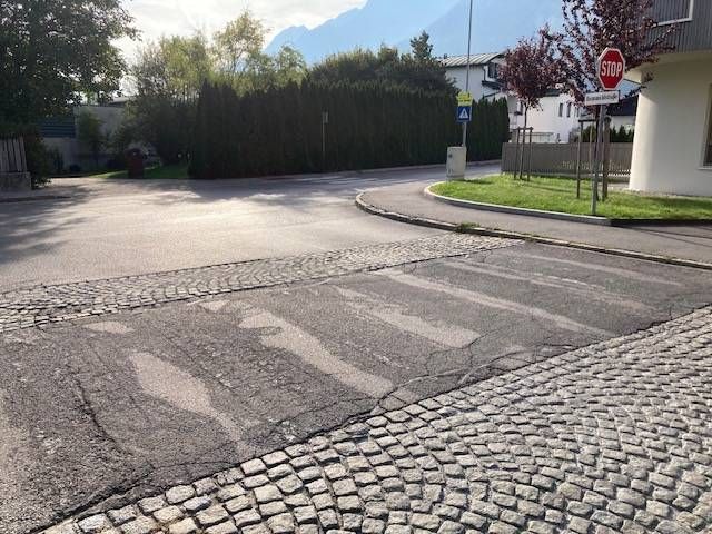 Auch in der Reimmichlstra&szlig;e wurde ein Schutzweg aufgrund fehlender Voraussetzungen entfernt. Foto: Stangl