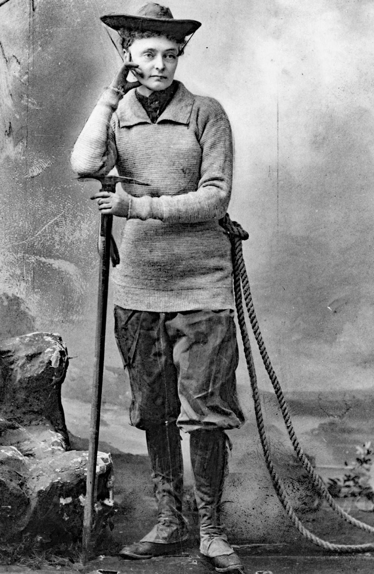 Annie Smith Peck im Bergsteigeroutfit (im Foto-Studio), Mai 1911 (Fotograf: Unbekannt)