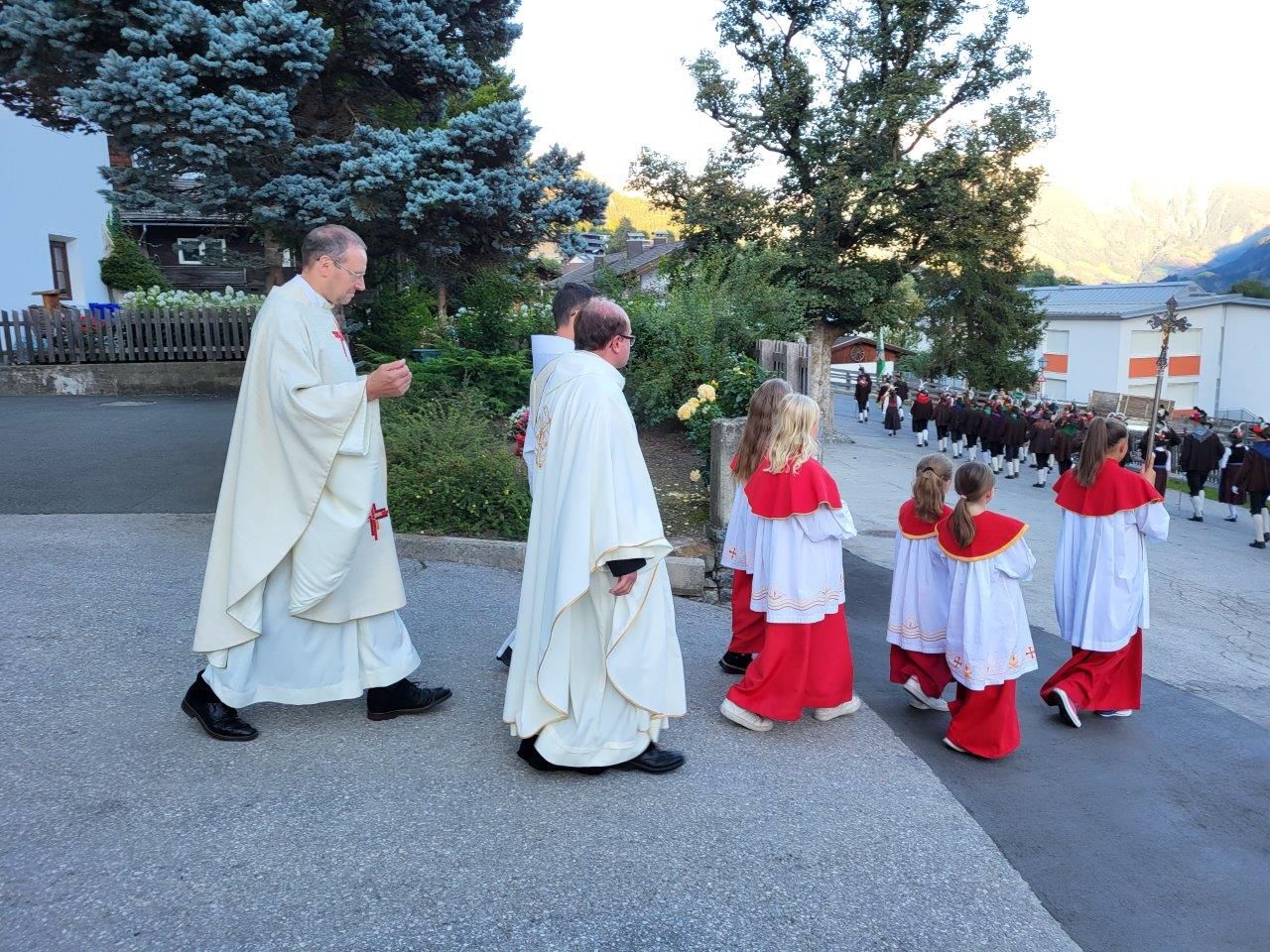 Einzug Foto: Gemeinde Virgen